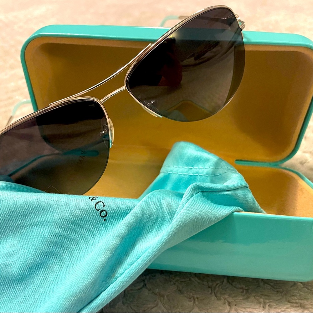 Tiffany aviators, iconic silver heart temple, POLARIZED Like new. With box